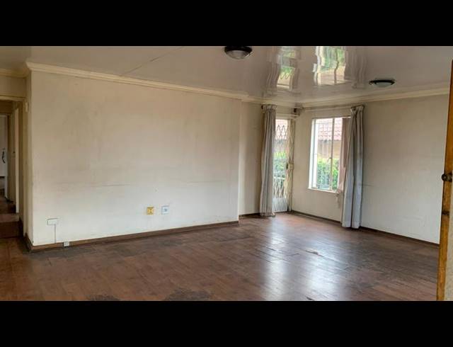 3 BEDROOM HOUSE FOR SALE IN SOUTH HILLS